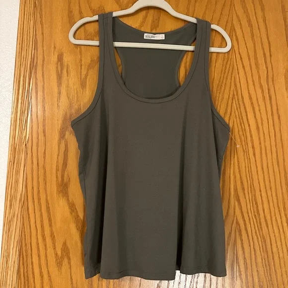 Barefoot Dreams Malibu Collection Women's Butterchic Knit Tank - NWOT - Size L - Picture 3 of 11